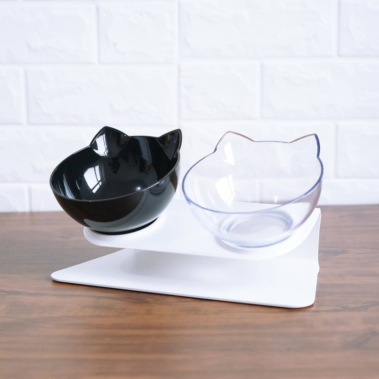 Orthopedic anti-vomiting bowl for cats